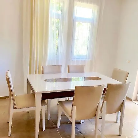 Gera Flora Holiday home *